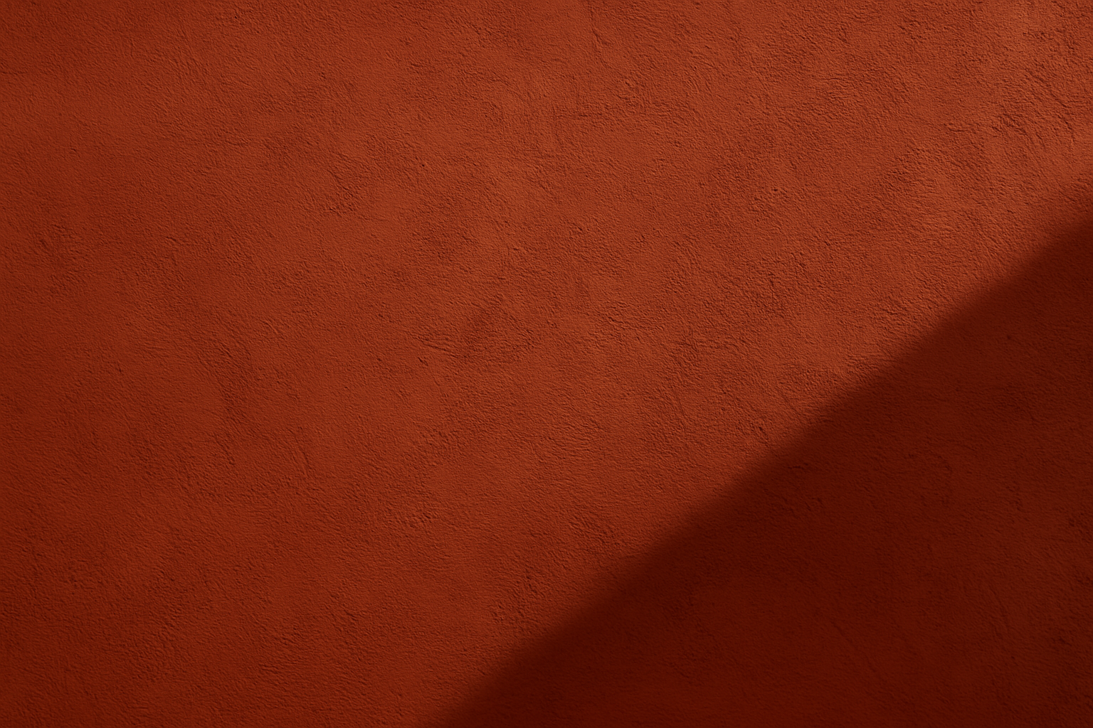 KIRA PARIS naît d’un attachement aux racines. Une marque parisienne qui parle du lien entre héritage et modernité.